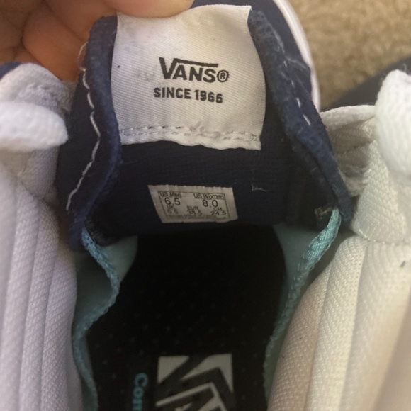 Vans - Picture 4 of 6